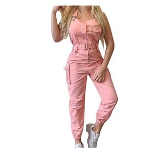 *NWT* Women’s one-piece jumpsuit overall with cargo side pockets.